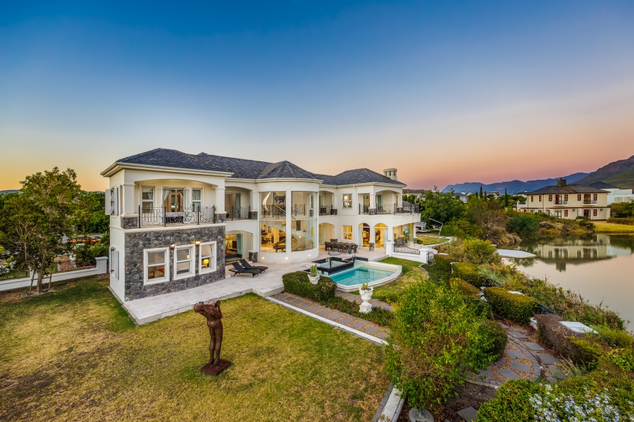 5 Bedroom Property for Sale in Val De Vie Estate Western Cape